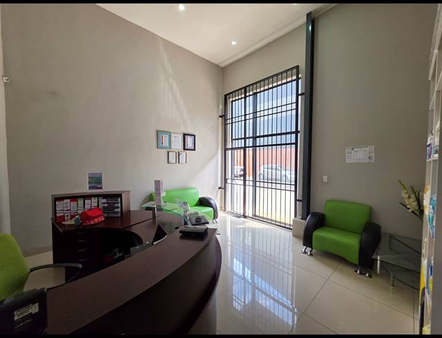 677M² WAREHOUSE TO LET IN COSMO BUSINESS PARK